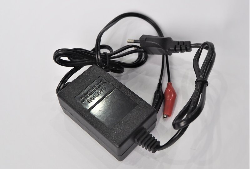 Ładowarka akumulatorowa 12V-photo2