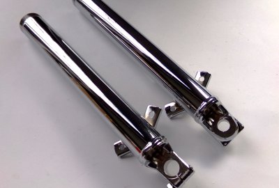 Dolne szklanki przednich amortyzatorów, 2 szt., na dwie śrubki, Jawa, CZ