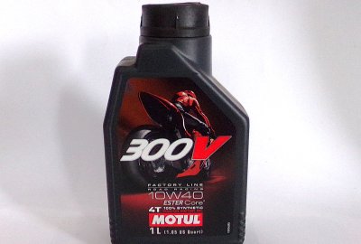 Olej silnikowy MOTUL 300V FACTORY LINE 4T 10W40 1 L